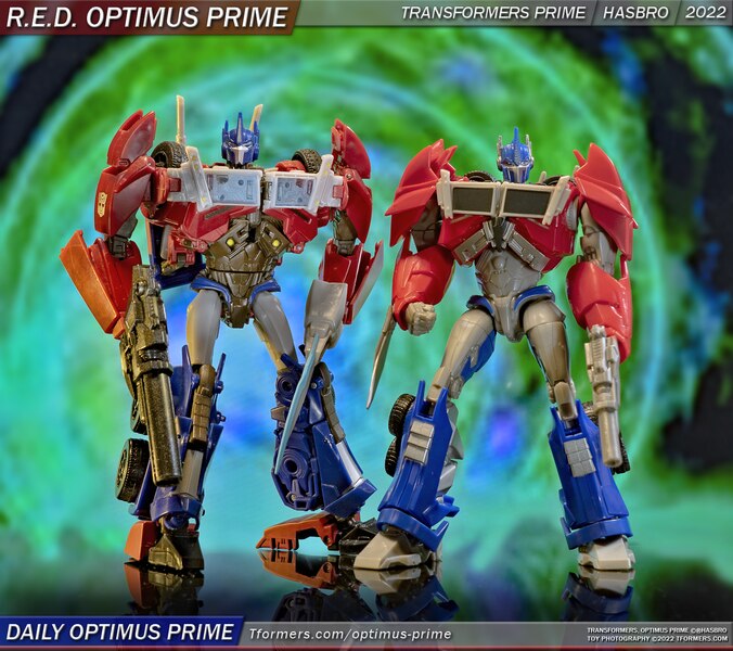 Daily Prime   Transformers Prime Universe RED Optimus Prime (1 of 1)
